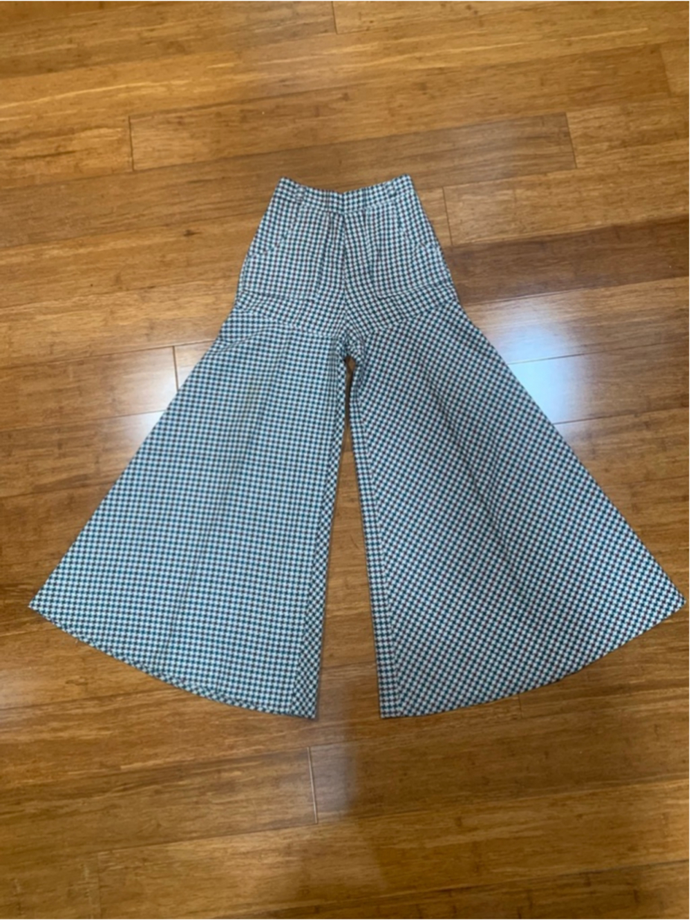 Vntg 70’sWomen's handmade Wide flareHoundstooth Pants in Black and White, Sz S